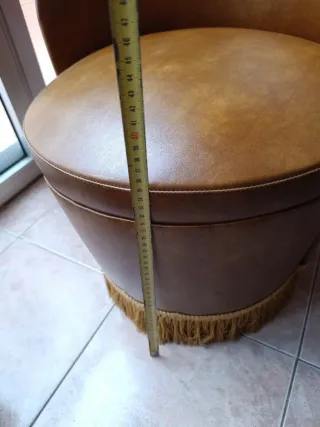 Descalzadora de piel marrón
