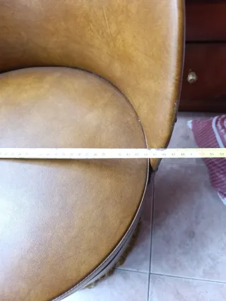 Descalzadora de piel marrón