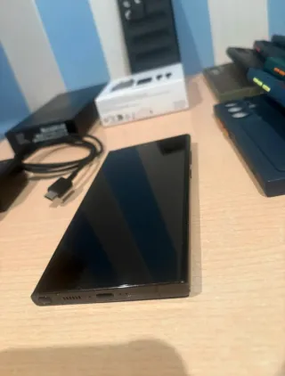Samsung Galaxy S23 Ultra 256GB + 8 Fundas Regalo