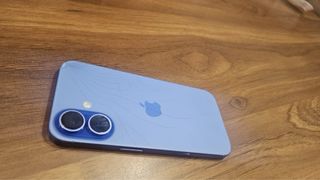 iPhone 16 Azul