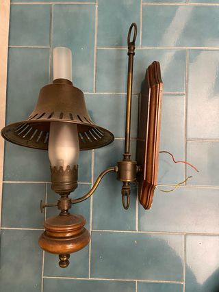 Lámpara de pared madera y  bronce Tengo 2