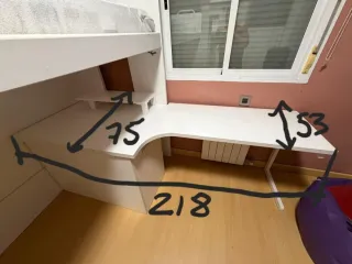 Cama alta juvenil con escritorio y almacenaje