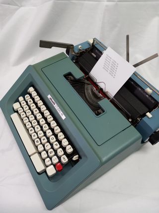 Máquina de escribir Olivetti STUDIO 46