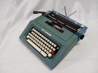 Máquina de escribir Olivetti STUDIO 46