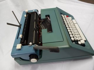 Máquina de escribir Olivetti STUDIO 46