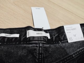 Minifalda vaquera negra Mango Talla XS