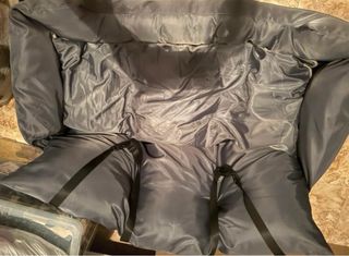 Cama para coche de perro gris