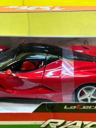 Burago La Ferrari 1:24