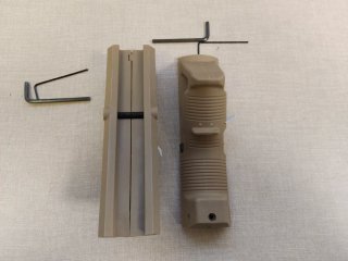 Empuñadura Táctica Triángulo BK/TAN