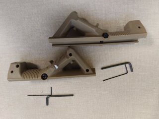 Empuñadura Táctica Triángulo BK/TAN