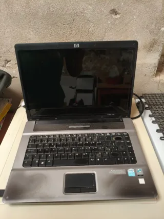 Ordenador portátil HP gris/plateado