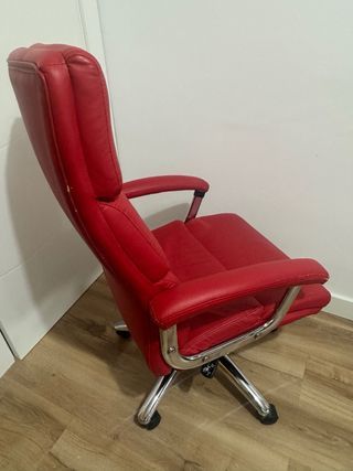 Silla de escritorio roja de piel