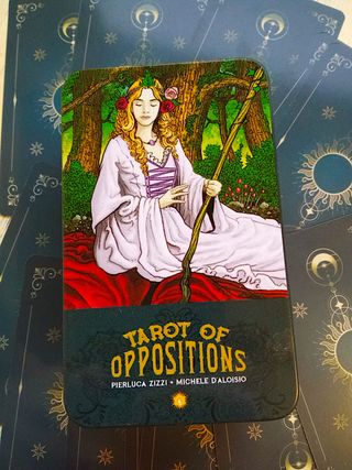 Tarot of the Oppositions, caja de metal, irisadas