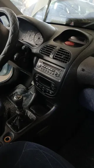 Peugeot 206 2002