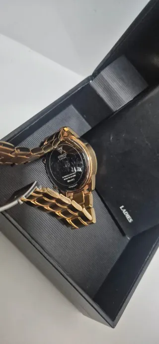 Reloj Guess Mini Sunrise W0448L3 Dorado