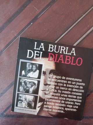 Película VHS La Familia y... Uno Más
