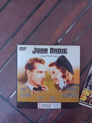 Película VHS La Familia y... Uno Más