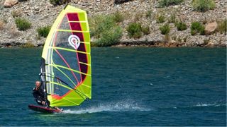 Vela Windsurf Goya 7.8m, posibilidad de apajero