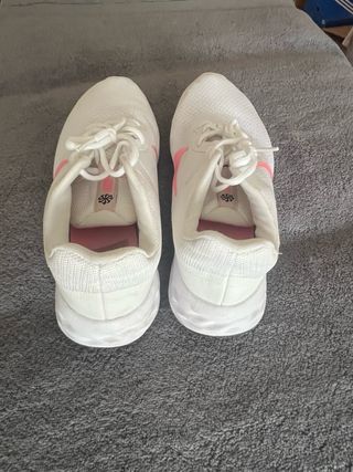 Deportivos Nike Blancos y Rosas