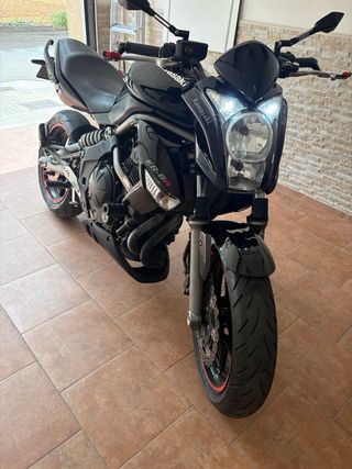 Kawasaki Er-6n Negra