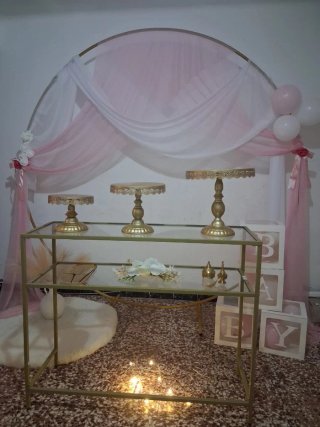 Buffet para celebraciones dorado y rosa