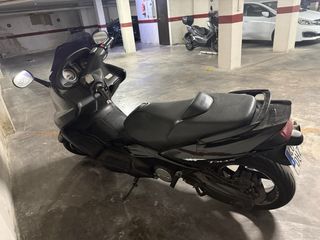 Yamaha TMAX 500 Maxi Scooter Negra