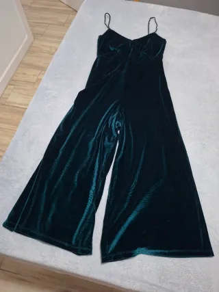 Mono verde de terciopelo