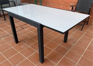 Mesa extensible exterior cristal y metal