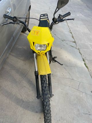 Moto Puch Enduro Amarilla