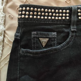 Falda tejana negra con tachuelas - Guess T.29 =39