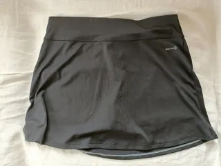 Falda pantalón deportiva Artengo negra