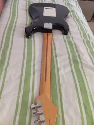 Guitarra Fender Stratocaster American Standard