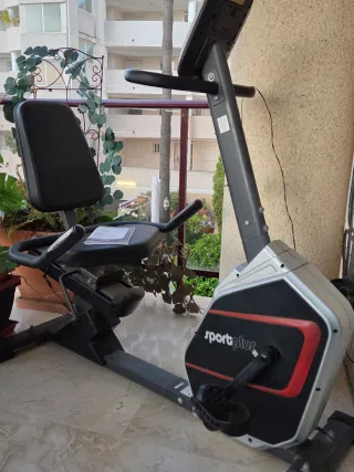 Bicicleta Estática Reclinada Sportplus.