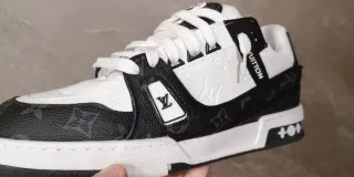 Louis Vuitton Sneakers Bianche e Nere