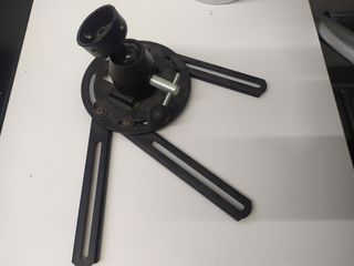 PROYECTOR LCD + soporte para techo
