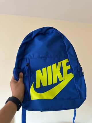 Mochila Sportwear Nike 20L Azul y Amarillo