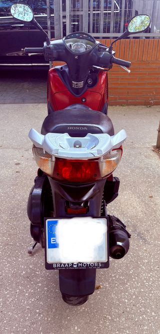 Honda SH 125i Scooter Roja