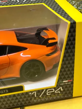 Porsche 911 GT3 Burago 1:24 Arancione