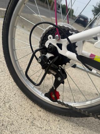 Bicicleta Denbike infantil rosa y blanca