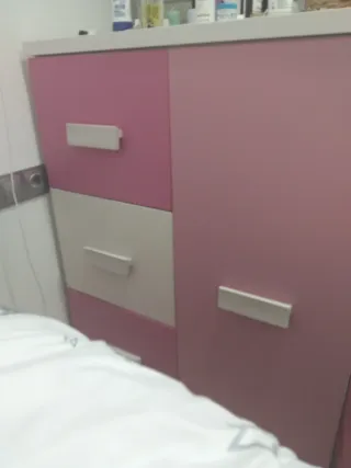 Habitación nido blanca y rosa