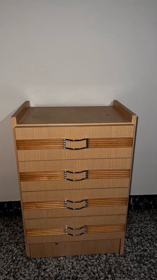 Cómoda y mesita a juego
