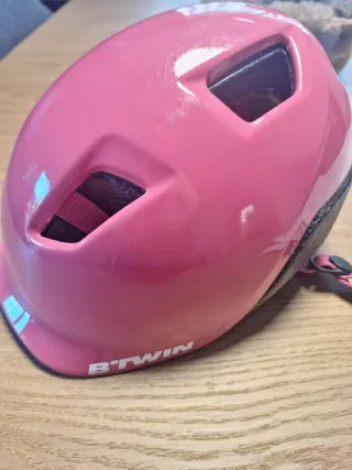 Casco de bici rosa para niña