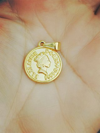 Colgantes laminados oro 18k animales y leones