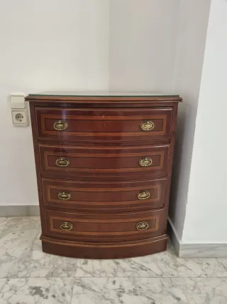 2 Cómodas de madera con tapa de cristal