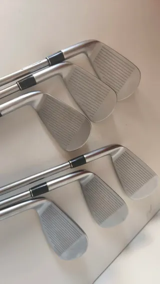 Set Hierros Srixon ZX4 Grafito Regular