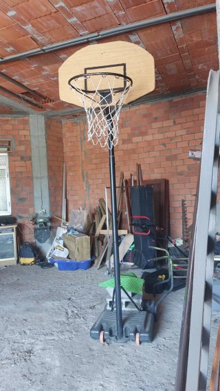 Canasta de baloncesto ajustable