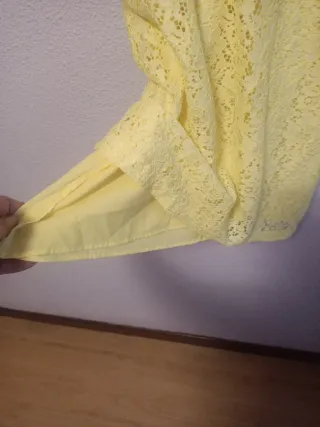 Vestido de encaje amarillo