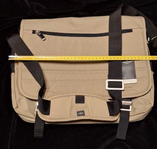 Bandolera Dockers Beige y Negra