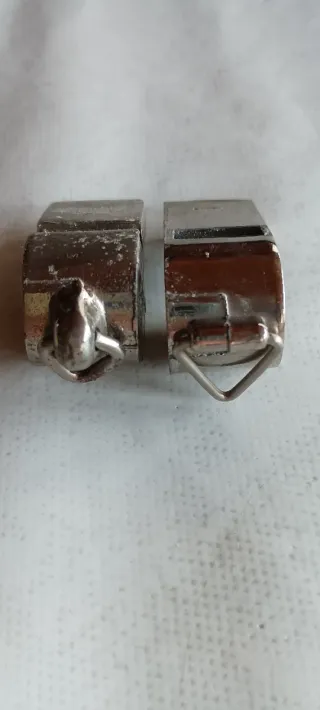 Silbatos(2 un.)Dalia.Metal Plateado.Aprox. 1960