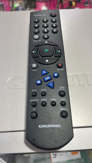 Grundig VHS con Mando a Distancia